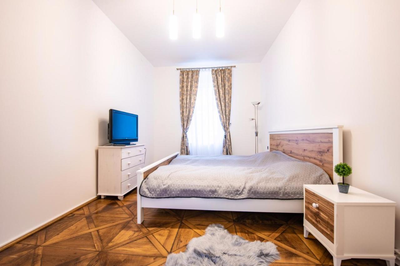 Apartment Amalia Сибиу Экстерьер фото